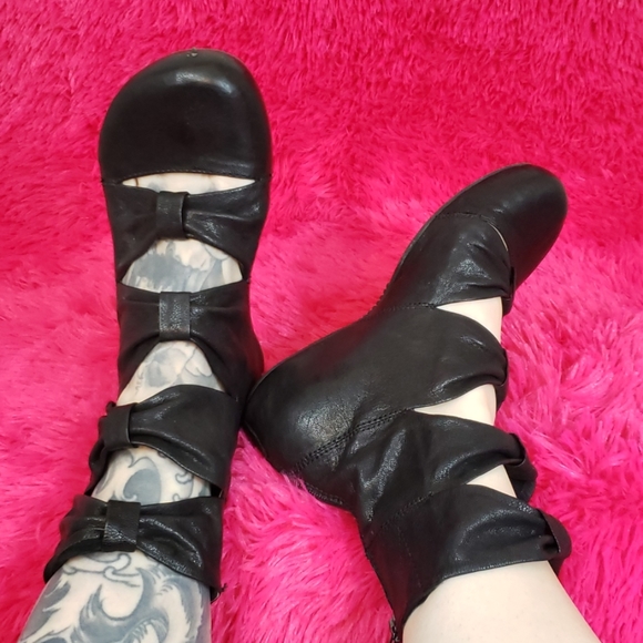 Jeffrey Campbell Shoes - 👠Jeffrey Campbell👠 Strappy Booties